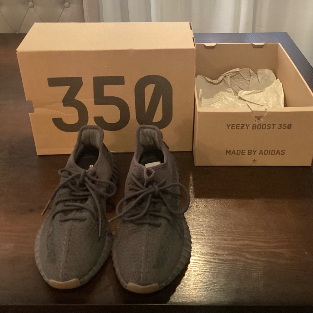 ADIDAS YEEZY BOOST 350 V2 CINDER W/ ORIGINAL BOX EXCELLENT CONDITION